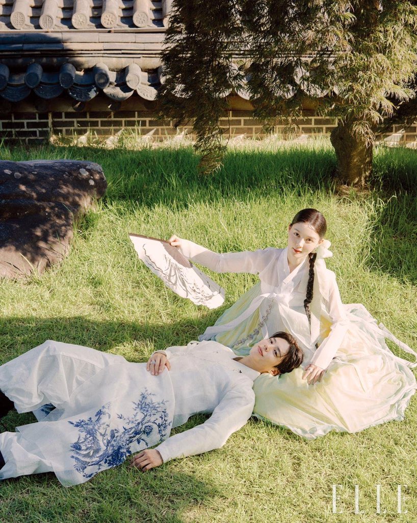 cheezzle's tweet photo. thankyou ELLE for the best photoshoot👑📸❤️❤️
 
#KimYoujung #ParkBogum https://t.co/5vzWnxhbWZ