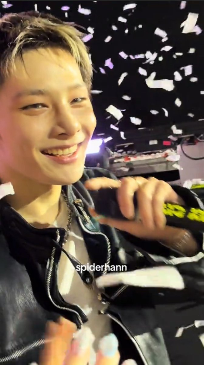 top_ayen's tweet photo. oh to see his beautiful smile up close 🥺🤏 https://t.co/JaJqR3t58L