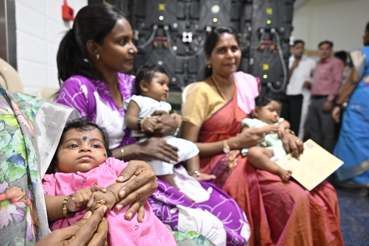 THChennai's tweet photo. Glimpses from #Vellore following the launch of #ThaimamanThangaMothiramThittam in the State on Monday. 

📸&amp;📹: C. Venkatachalapathy (@venkta https://t.co/1xL9hLYmvh