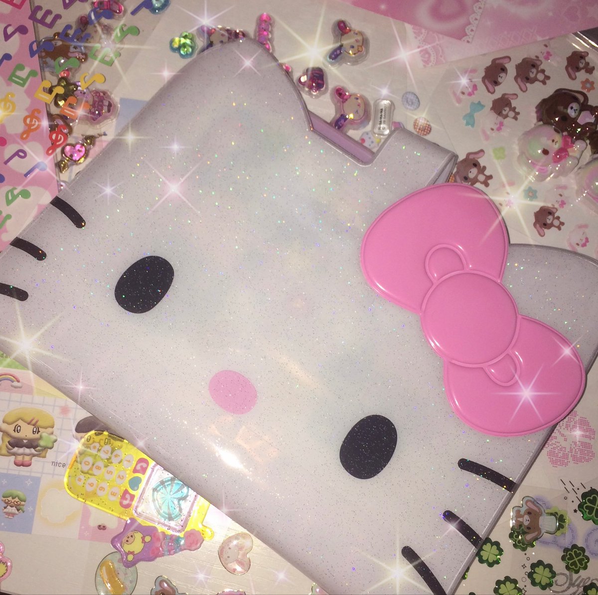 lyiveuf's tweet photo. キティちゃんバインダー^._.^💞🤍 https://t.co/XvnUFSAO5R