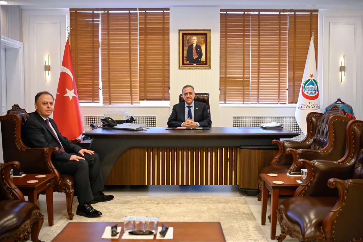 ahusta07's tweet photo. 🇹🇷Terörle Mücadele Daire Başkanlığından atandığı Yalova Emniyet Müdürlüğü  görevine bugün başlayan 1. sınıf Emniyet Müdürü Sn. Yusuf Topcan’ı kabul ettim. Bulunduğu kritik makamın merkez tecrübesiyle Yalova’da güzel işler yapacağımıza olan inancım tam. Kendisine başarılar diliyorum. Yeni görevi ve görev yeri Sn. Müdürümüze  ve Yalova Emniyetimize hayırlı olsun.🇹🇷

@EmniyetGM 
@yalovavaliligi 
@ValiFidan 
@EmniyetYalova