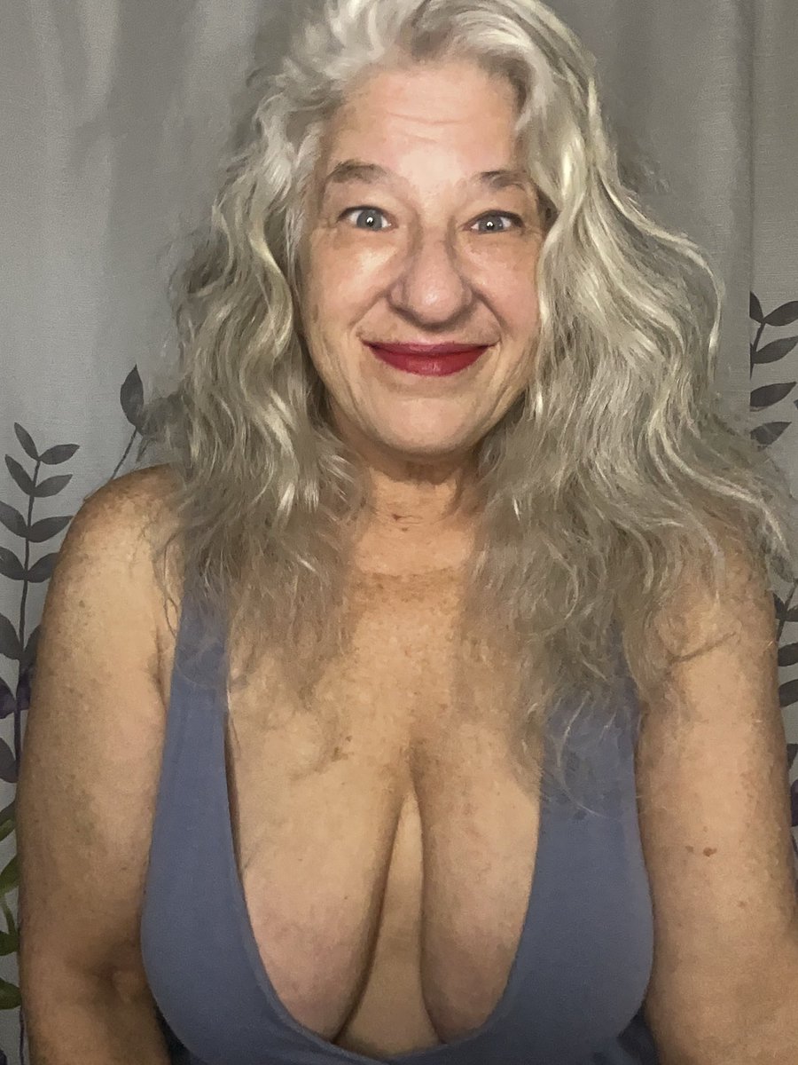 Conniefaye_xo's tweet photo. Be honest… would you take cute pictures together? https://t.co/vhvGvwZDvY