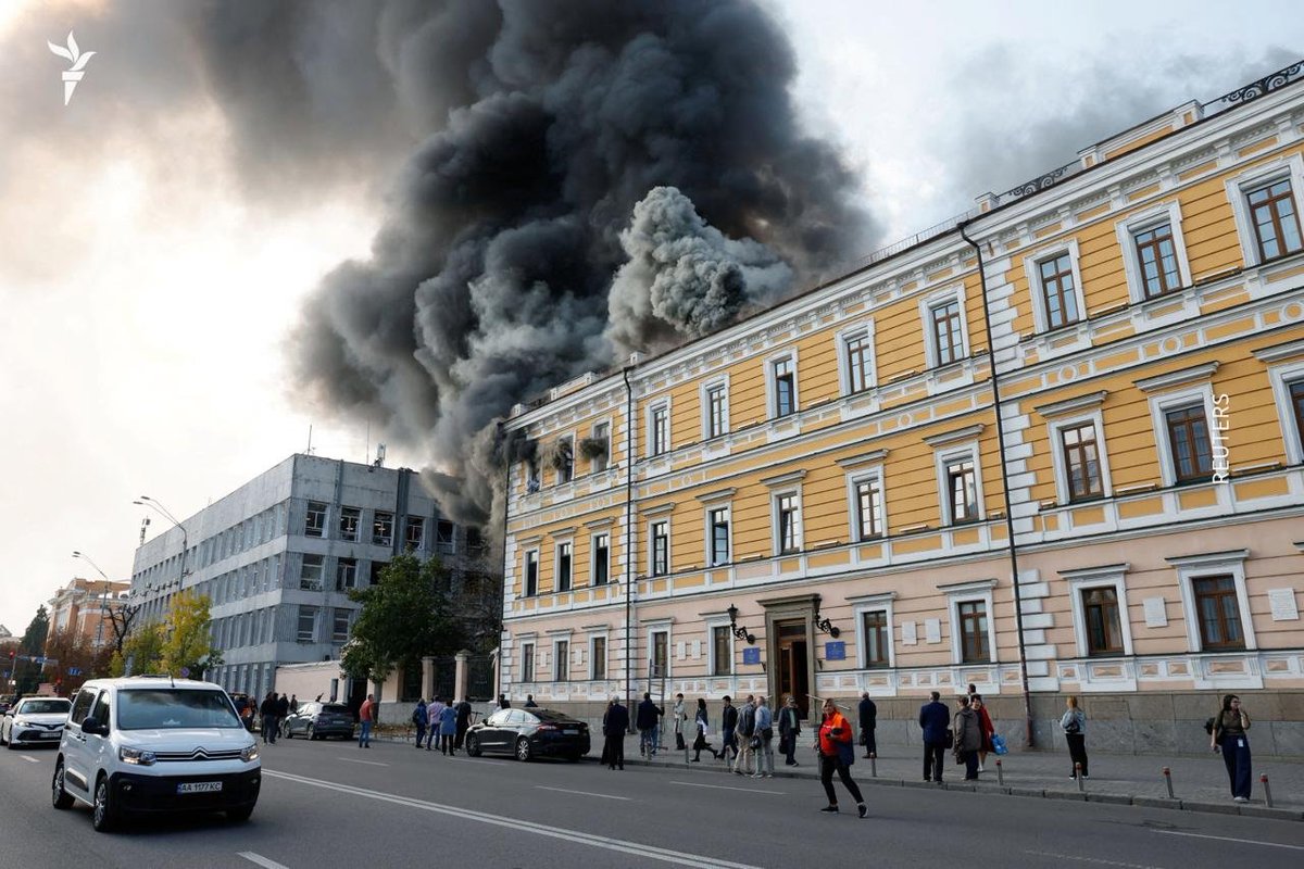 OstanniyCap's tweet photo. Some Russian imperialists ask where the prominent Ukrainian scientists are. Russia kills them, just as it does artists. Right now, the Ukrainian Academy of Sciences is on fire; the Russians attacked it with a jet-powered drone. https://t.co/tZbv7mCAwy