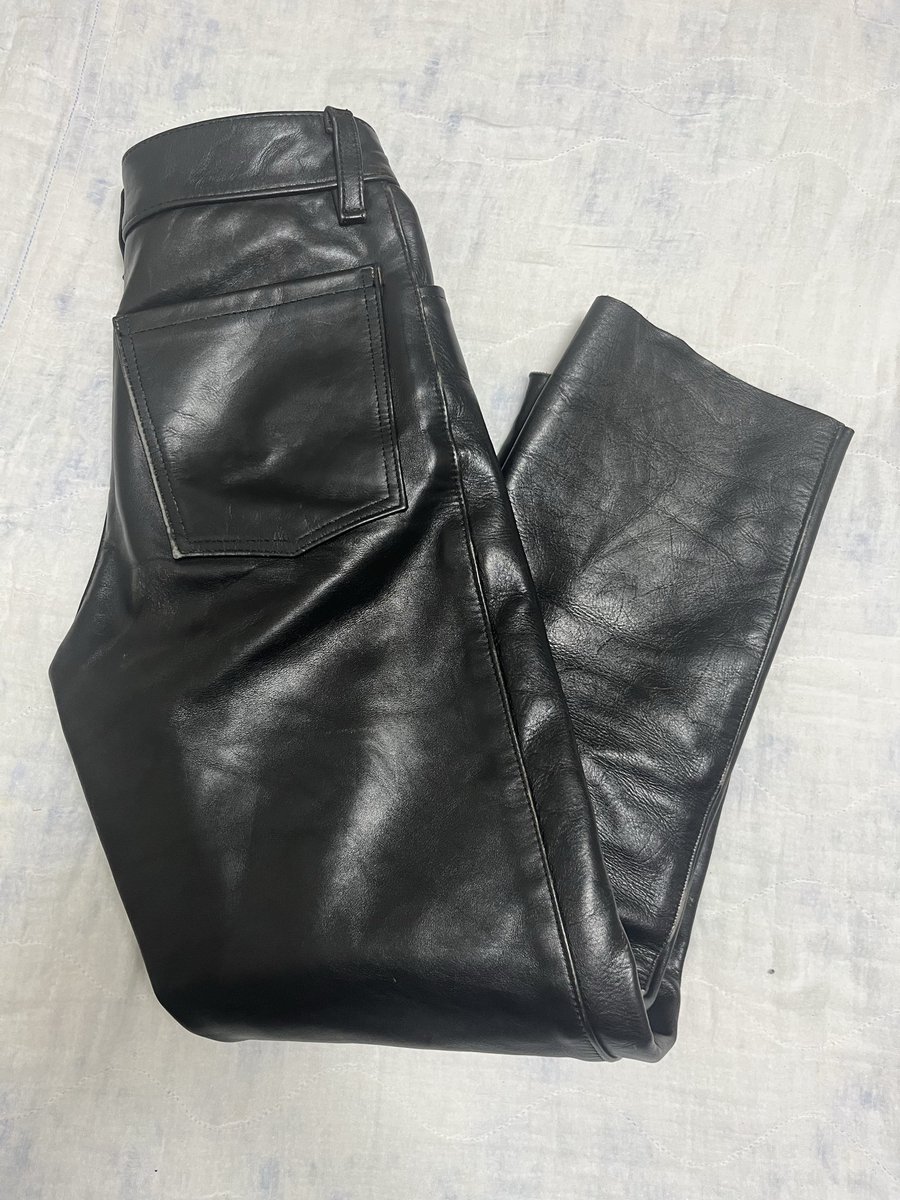 nextone1977's tweet photo. 履く機会が少ない革パンと、気に入って買ったのに…苦手なアイテム、ブラウンズビーチのキャスケットでエセミュージシャン風エゾカジ♪
Tops: Mexican Parka
 Inner: Red T-shirt
 Bottoms: Vanson Leather Pants
 Shoes: Hathorn Oxford
 Cap: BROWNS BEACH (Newsboy Cap)
#ブラウンズビーチ #革パン https://t.co/GJ2sspY9cY