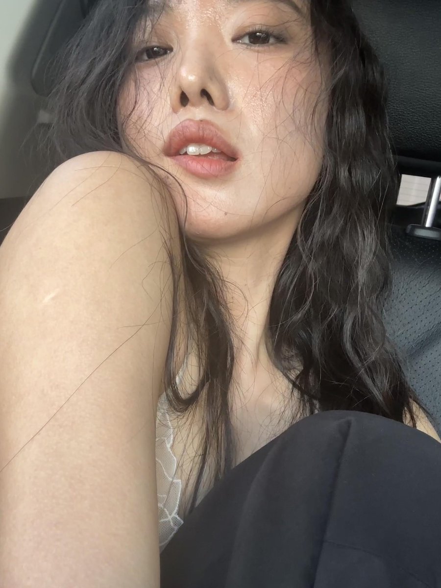 VilhenaOrasto's tweet photo. 30➕的姨姨还会有男孩子喜欢吗 https://t.co/v1wfGVQXka