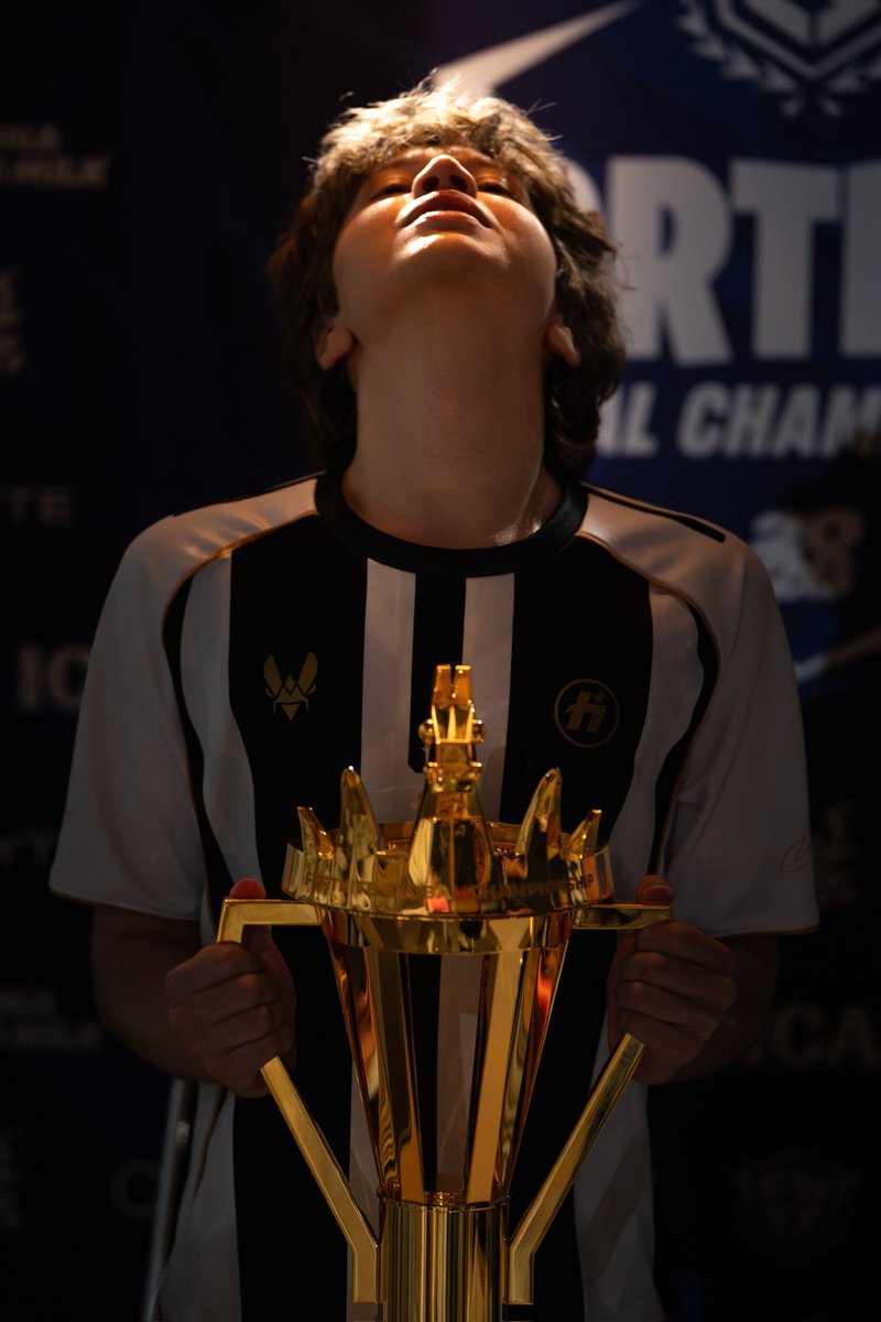 HvKGGs's tweet photo. THE GREATEST OF ALL TIME 🐐

Back-to-back World Champions 🏆🏆

📸 @FHelax https://t.co/6M0ycrdouK