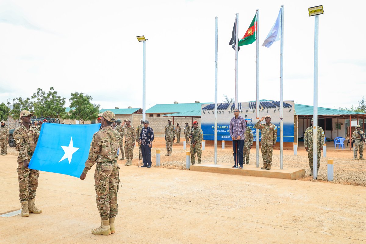 MoDSomaliya's tweet photo. The Prime Minister of the Federal Government of Somalia, H.E. Hamza Abdi Barre, accompanied by the Minister of Defence, H.E. Ahmed Moallim Fiqi, and the Commander of the Somali National Armed Forces, Brigadier General Ibrahim Mohamed Mohamud, today presided over the graduation of the 12th cohort of the 16th Danab Commando Brigade of the Somali National Armed Forces.

Read the full statement on: https://t.co/aAD2SVQINH