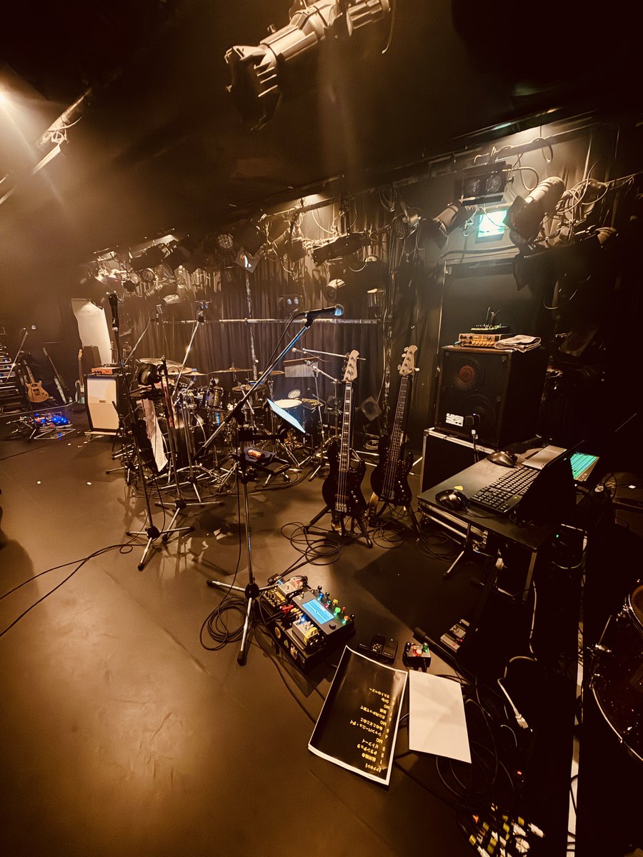MiyaBassist's tweet photo. ハレブタイ2026 Day2も最高に楽しく終了🔥
ナナホシ管弦楽団ソロ、カロンズベカラズ共に悔いなく目一杯ベース弾ききりました！
最高のチームとお客さんに囲まれて全力で音楽出来る幸せは、何事にも変えがたい喜びで、ただただ最高の2日間でした！
みなさま本当にありがとうございました🙏 https://t.co/UAjrpoBUUR