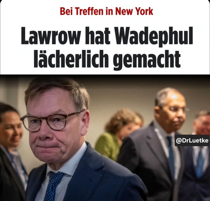 Bea08110's tweet photo. der Wadephul liest dort vom Zettel ab
man schämt sich nur noch fremd für solche Figuren https://t.co/C20TBd0VhQ