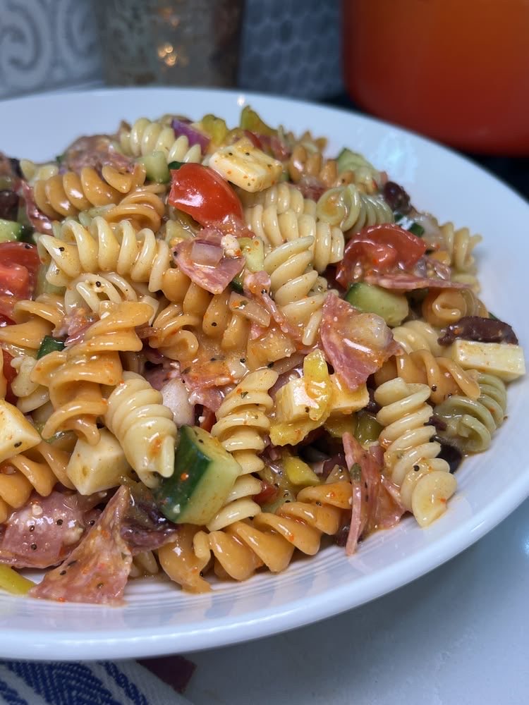 bossbabejass's tweet photo. Pasta Salad LOVERS 😍 https://t.co/V3qRbQ6ii0