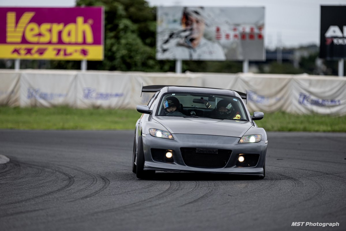 mistycar11's tweet photo. 26.09.23 TC1000
#平成生まれ走行会 

お写真出来ましたので置いておきます。
主催者様にも同様のものをお渡し済みです

https://t.co/hbMoZwGVuB

今回もお疲れ様でした！

動画はライトオンの車優先になってます。
あったらラッキーぐらいで何卒🙏 https://t.co/DlPPLKpjqg