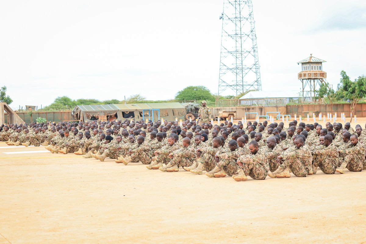 MoDSomaliya's tweet photo. The Prime Minister of the Federal Government of Somalia, H.E. Hamza Abdi Barre, accompanied by the Minister of Defence, H.E. Ahmed Moallim Fiqi, and the Commander of the Somali National Armed Forces, Brigadier General Ibrahim Mohamed Mohamud, today presided over the graduation of the 12th cohort of the 16th Danab Commando Brigade of the Somali National Armed Forces.

Read the full statement on: https://t.co/aAD2SVQINH