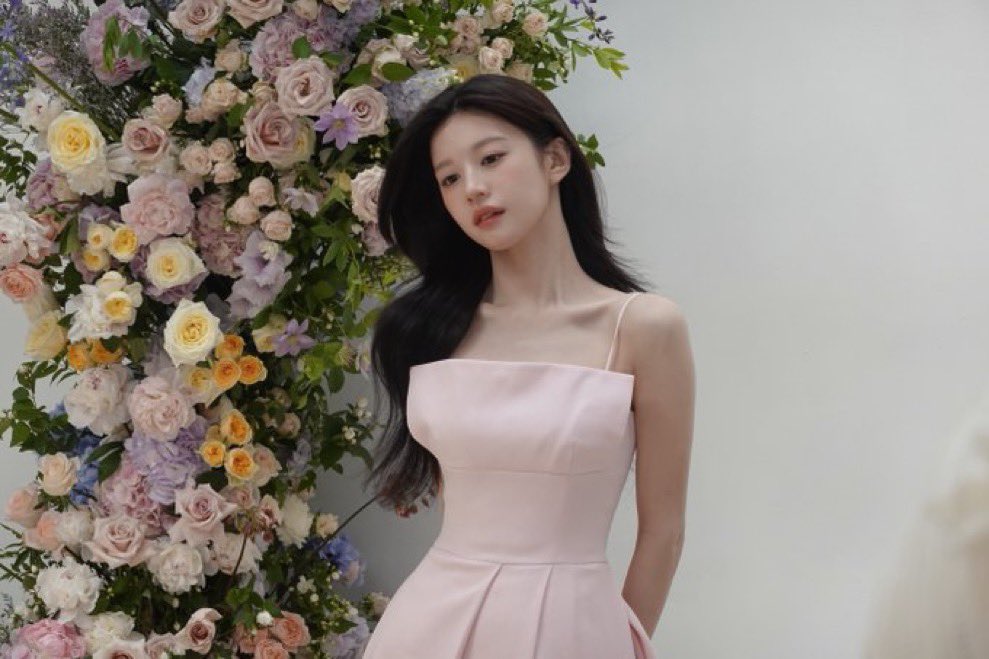 infodrakor_id's tweet photo. unnie                                        hyungnim

bisa unnie 
bisa hyungnim

Fleksibel emang si go youn jung mah 🤝 https://t.co/dxdazVFv1W