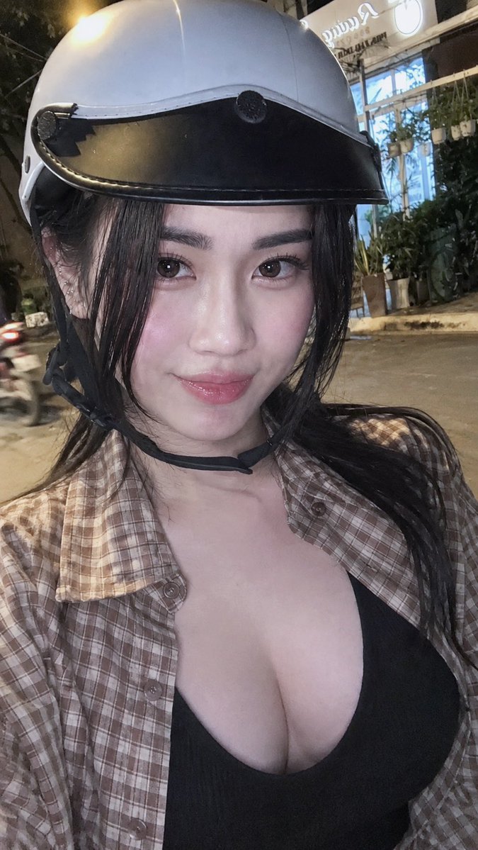 AmberThu90's tweet photo. Đi nhậu không ..?

#tiger #heineiken https://t.co/EqFLNVzfvx