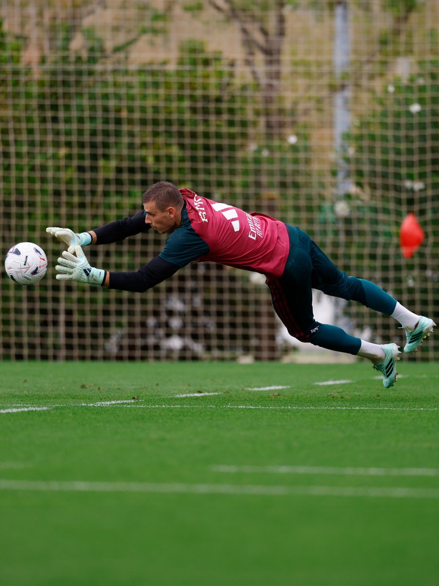 realmadrid's tweet photo. 🧤 Lunin 🧤 https://t.co/IC9HYDPWfC