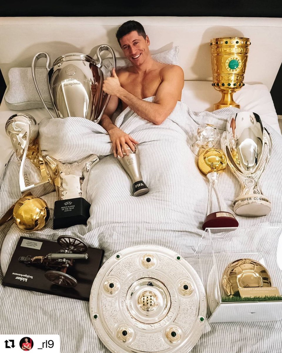 Der_Augustus's tweet photo. Don’t let a kid gas you up. We’ve had players who won it all, players who broke G/A records, and players who revolutionized the game forever, yet they didn’t get their Ballon d’Ors.

You won't change the rules every time it pleases you. It’s time to end this masquerade. https://t.co/nl14vw8QfQ