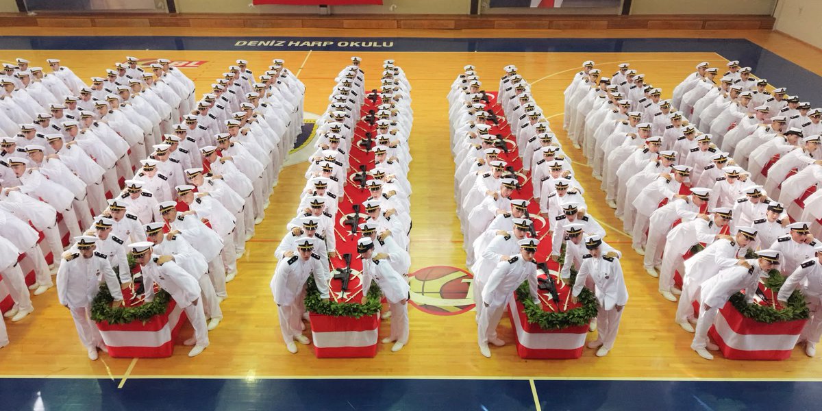 cemalettinsahn's tweet photo. Bu yıl Millî Savunma Üniversitesi Deniz Harp Okulunu kazanan ve intibak eğitimini tamamlayan adaylar; 25 Eylül 2026 tarihinde Deniz Harp Okulunda gerçekleştirilen törende ant içerek askerî öğrenciliğe adım attılar. #msu #dho https://t.co/x5nxh9F3TB
