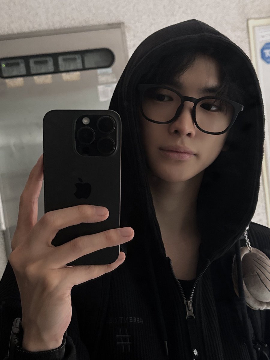 TPSTSeopLewVNFP's tweet photo. [280926] 💗💗

🐻 "Let's get through this week successfully together! Hope you have a hearty dinner!!"

__Yeah yeah!!!! Let's look forward to our hubbies' comeback!!! 🥰🥰🥰

#LEW #LEEEUIWOONG #ルー #李义雄 #LEW_TEMPEST #LEW_템페스트
#TEMPEST #템페스트 #テンペスト #tpst
#HyeongseopXEuiwoong #형섭X의웅
#TPSTSeopLewVNFP