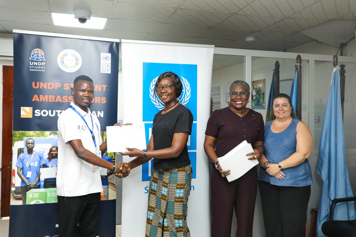 mathewyelyel's tweet photo. 🎓 Officially completed Cohort 2 of the UNDP Student Ambassador Programme in South Sudan!

Grateful for the months of learning, engagement, connections and experiences and proud to graduate alongside 12 other young leaders.
One chapter completed. On to the next!
#UNDP #SouthSudan https://t.co/T4TdolmvxW