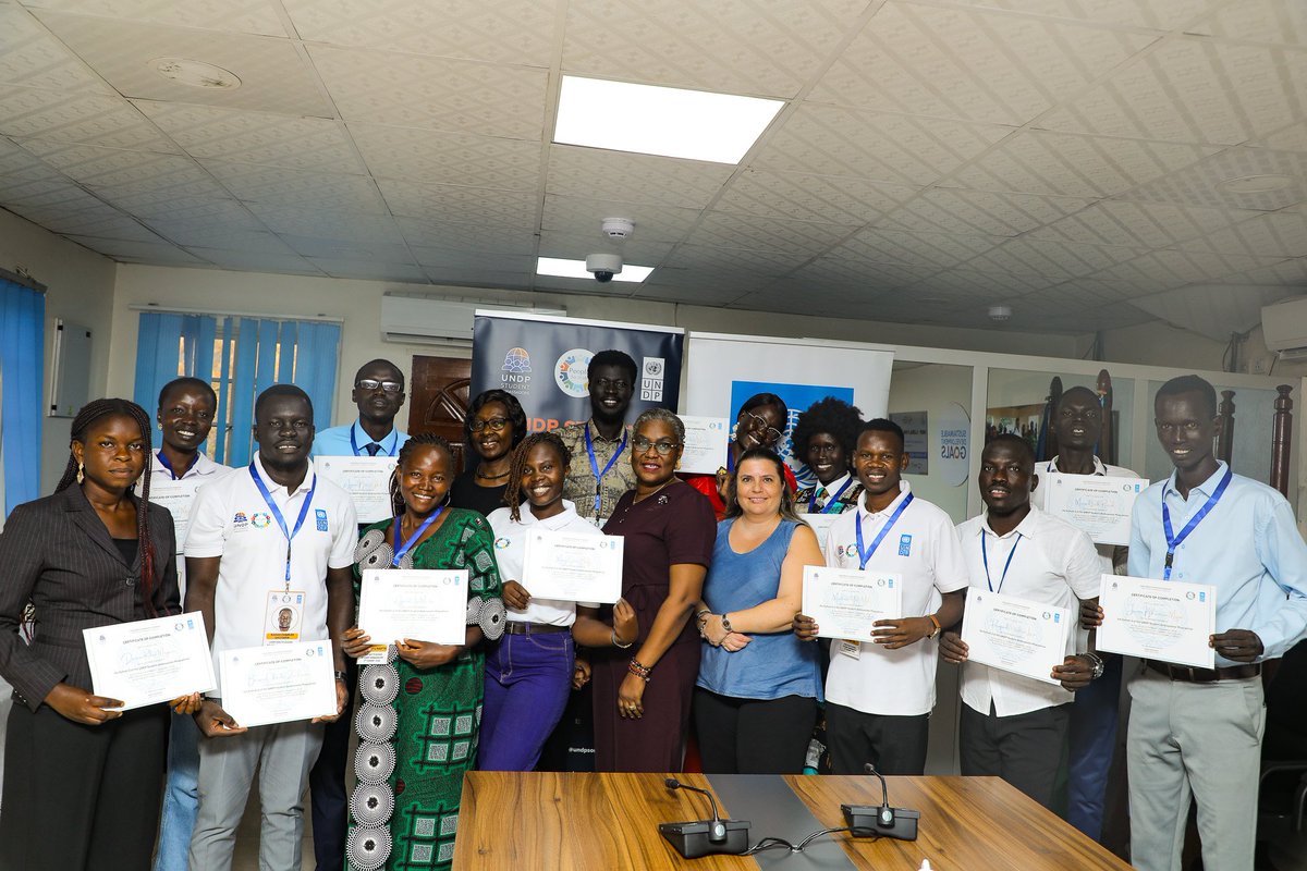 mathewyelyel's tweet photo. 🎓 Officially completed Cohort 2 of the UNDP Student Ambassador Programme in South Sudan!

Grateful for the months of learning, engagement, connections and experiences and proud to graduate alongside 12 other young leaders.
One chapter completed. On to the next!
#UNDP #SouthSudan https://t.co/T4TdolmvxW