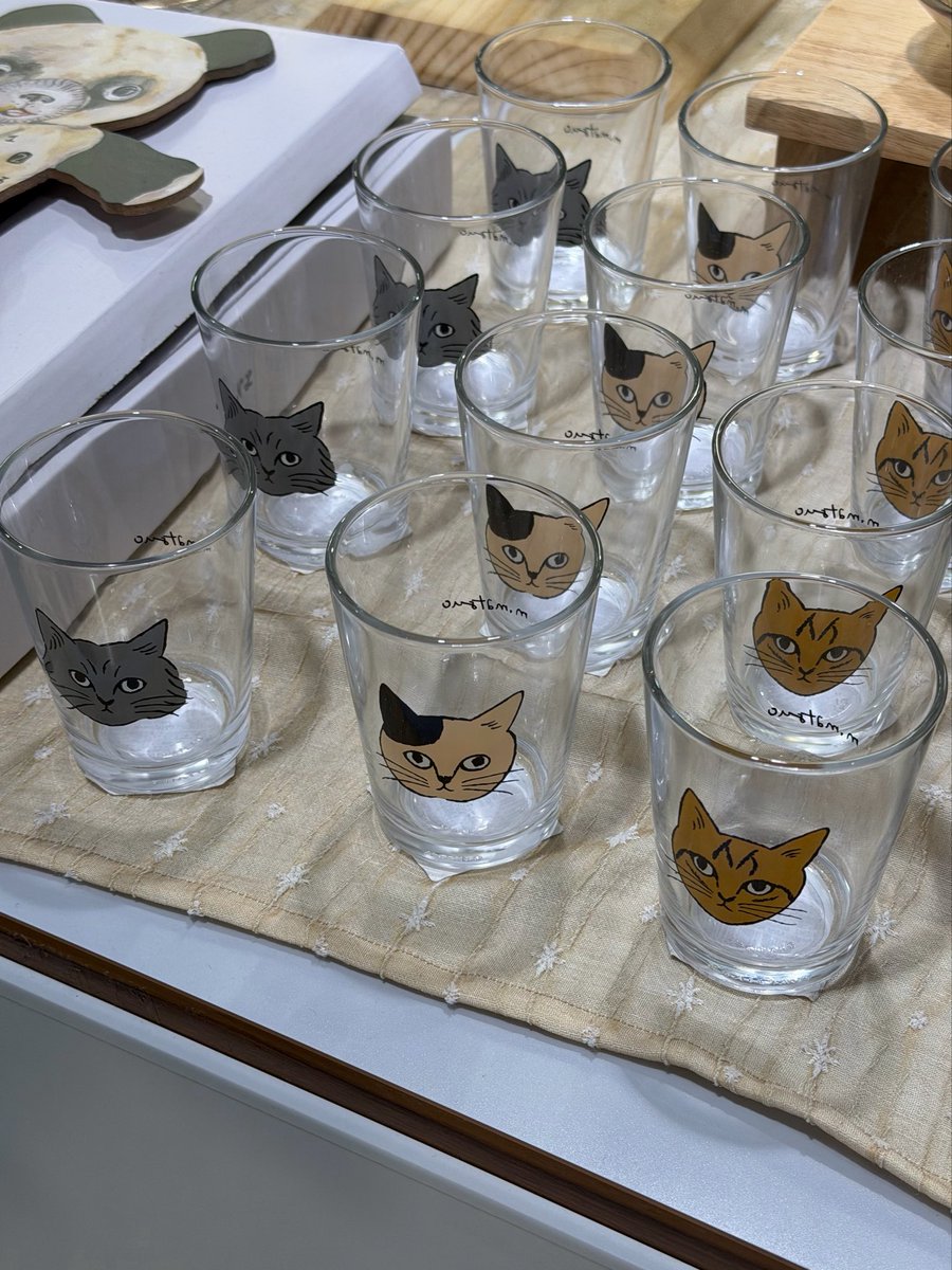 fuufu_11's tweet photo. 그리고 오늘도 변함없이 ���양이가 보이면 걍 냅다 다 찍고 봣어 https://t.co/mp92U6DVLl