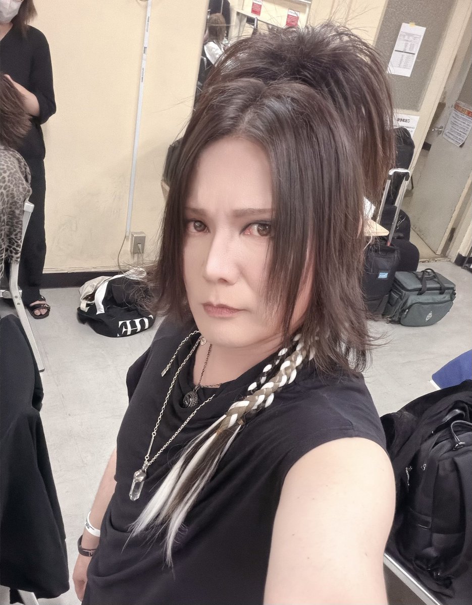 machiryu12345's tweet photo. 【御礼✨感謝🙏】
LUNA SEAカバーバンドの！！！
↑これ、大事よね🤣🤣🤣

La luna Mare
ラルーナマーレのLiveでした🙏

川崎セルビアンナイトに
遊びに来て頂いた皆んな
本当に有難うございました🙇感謝

主催テツヤさん、参加バンド皆さん、
ありがとうございました😆

ラルーナマーレも普段と違うのを
存分に見て貰えて、爆笑の渦ww

楽しんで貰えて良かったーッ🤩🤩
やっぱりLiveはエンタメだからね！！
写真に違和感ww

まちさんの髪型も大好評だったわ😍

次回は11月15日(日)
目黒ライブステーション
今回来た皆んな必ずまた来てね🤓
予約待ってます💁‍♂️

#LUNASEA
#LUNASEAコピー
#ラルーナマーレ
#lalunamare
#sugizo