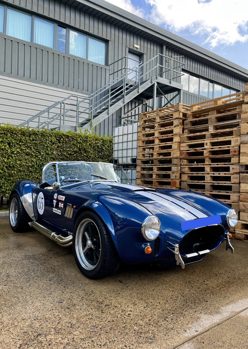 sportsprestige1's tweet photo. You’ll struggle to find something more fun &amp; entertaining 🐍 

#weekendfun #cobra #accobra #shelby #shelbycobra https://t.co/ku0Mv6BYZV