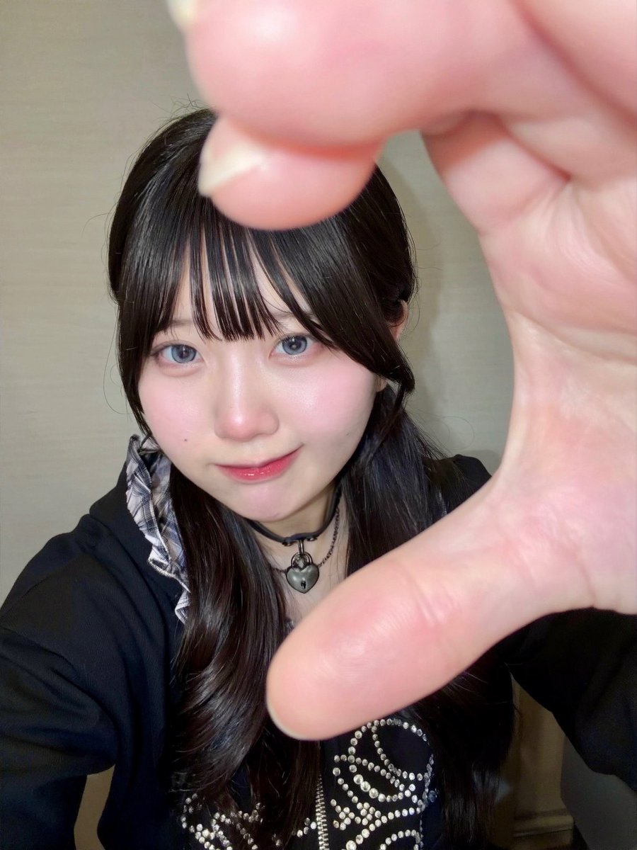 kani_kmwt7's tweet photo. 後輩とライブ行った日🩷🖤 https://t.co/yuA721ZV7x
