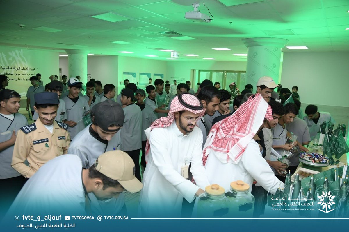 tvtc_g_aljouf's tweet photo. في أجواء وطنية تعبّر عن الفخر والاعتزاز بالوطن، احتفت الكلية بـ #اليوم_الوطني_السعودي، بحضور سعادة عميد الكلية ومنسوبيها،وشهد الاحتفال عددًا من الفعاليات الوطنية، من أبرزها معرض للفنون التشكيلية بالتعاون مع نادي برايل ڤاين آرت للفنون.

#التدريب_التقني https://t.co/kDFHZ1Mtbl