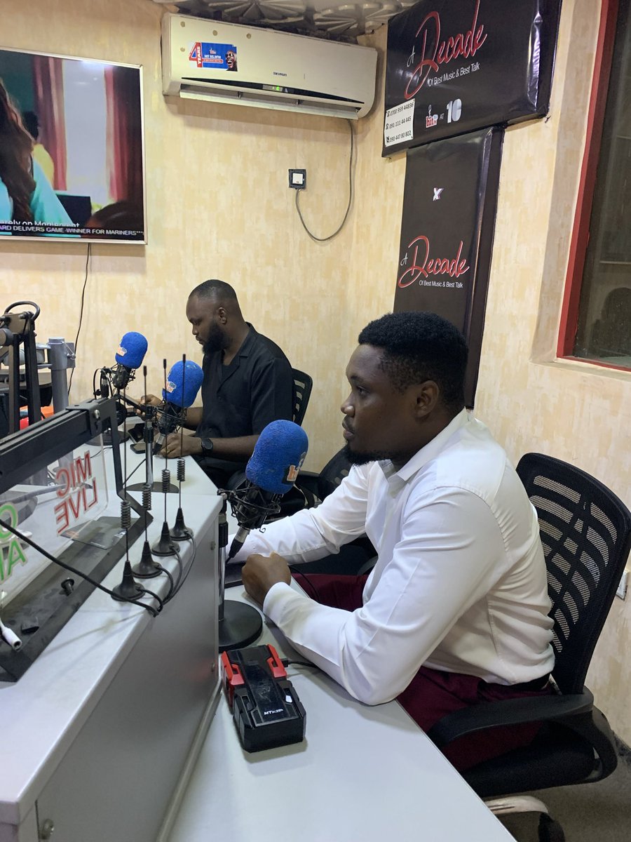 HitFMCalabar's tweet photo. We had an insightful time discussing wealth creation on the #HitBreakfastShow with @DukeOfLife 

A big thank you to everyone who joined the conversation and to our guests Austin &amp; Ezekiel from MoniePoint for sharing how you can buy easily using Moniepoint.

#MoniePoint #HitFM https://t.co/zIz3I4XBZT