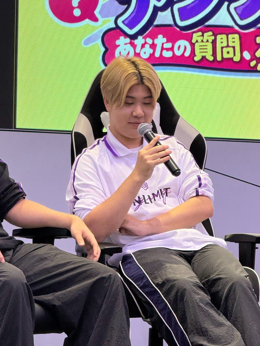 moltyoco12345's tweet photo. 昨日のUNLIMIT目閉じてる集
#Apex 
#UNLIMIT 
#UNLWIN https://t.co/s32CWxNtWC