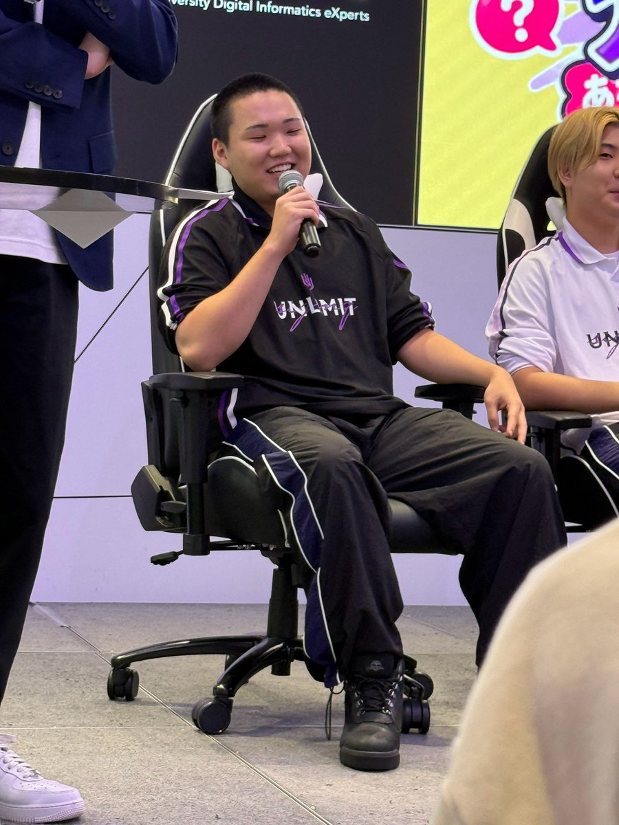 moltyoco12345's tweet photo. 昨日のUNLIMIT目閉じてる集
#Apex 
#UNLIMIT 
#UNLWIN https://t.co/s32CWxNtWC