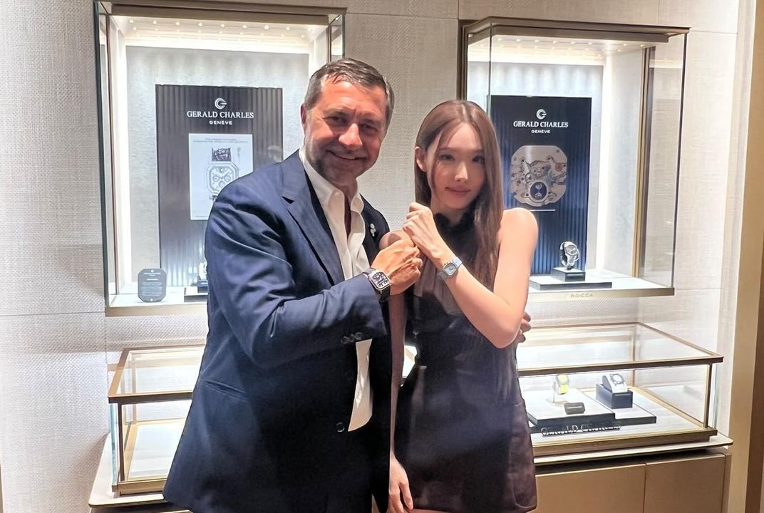 Nayeonsource's tweet photo. [📸] Giorgio Grassi Damiani (Rocca CEO &amp; Damiani Group Executive Vice President) Instagram update with Nayeon

🔗https://t.co/UMjubTRf8g

#NAYEON #나연 #ナヨン #TWICE #트와이스 https://t.co/Dy4XTmWPKx