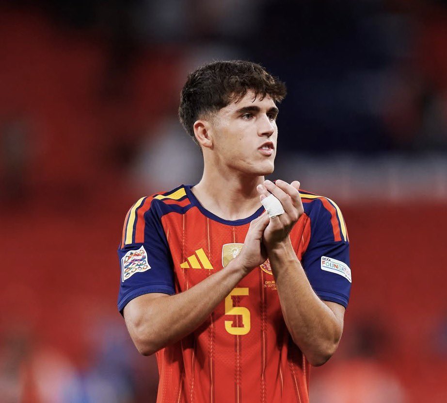 mr_c_b_47's tweet photo. 19歳にしてすでに、スペイン史上最高のセンターバックであるセルヒオ・ラモスやジェラール・ピケと比較されるクバルシ。まだまだこの2人のレベルには到達していないと思うが、いつか必ずその高みを超える日が来ると期待している。 https://t.co/OCZhq3MbKT