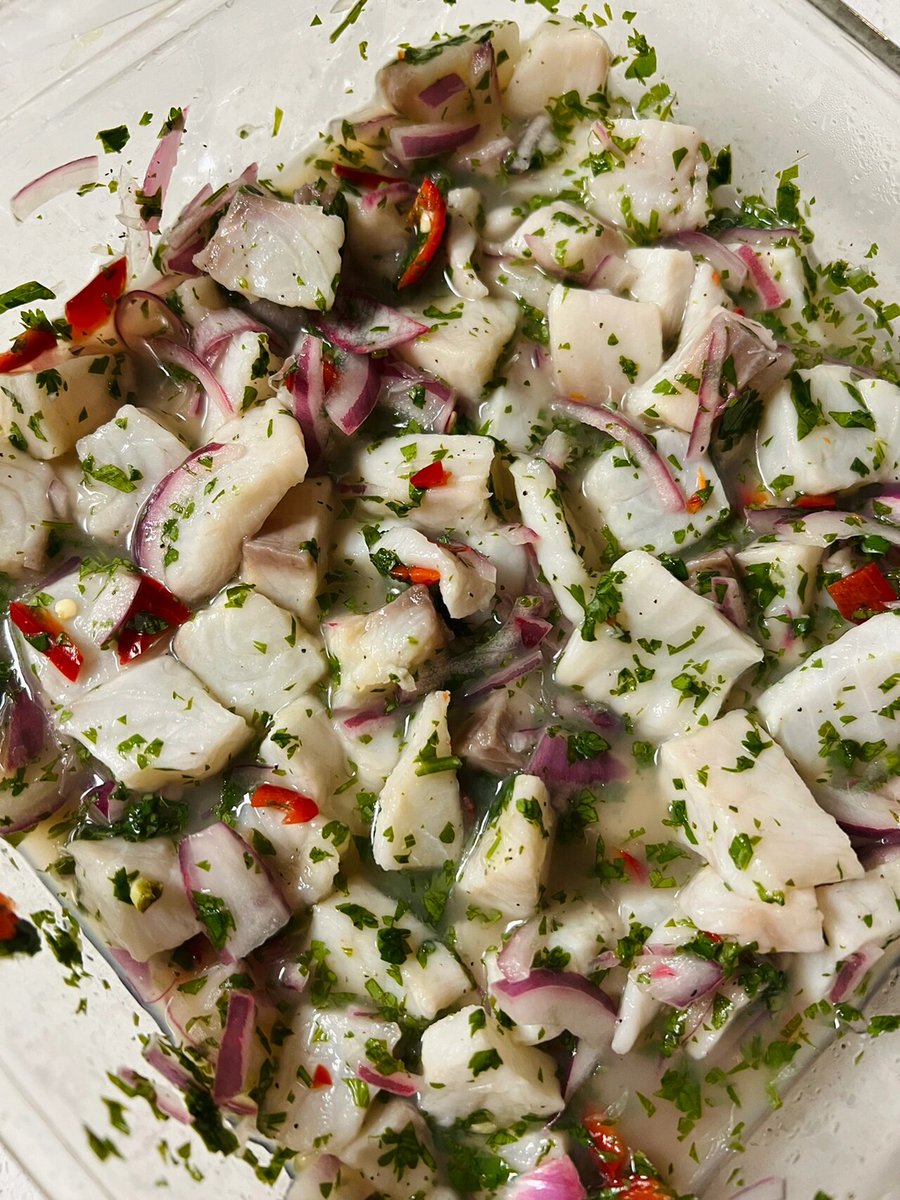 AnniceRtxh's tweet photo. Sabías que el ceviche peruano fresco con limón, ají y hierbas se convirtió en el plato estrella de esta temporada en la gastrobar de la esquina Una explosión de sabor marina que no te puedes perder! https://t.co/IDj549pBNL