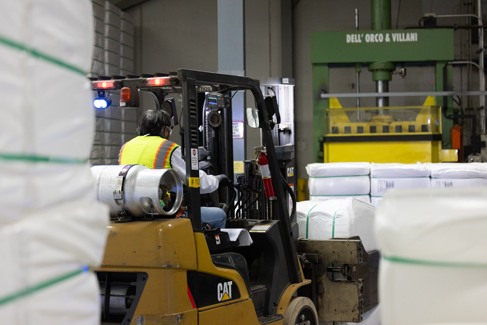CottonBarnhardt's tweet photo. Carefully sourced. Expertly processed. Ready for what's next. From field to finished product, Barnhardt delivers. We are proud to provide the cotton behind products people rely on every day.
#Barnhardt #trustedcotton #cottonsupplychain #UScotton #TheGoldStandardForPureCotton https://t.co/JQ24A0H3Qw