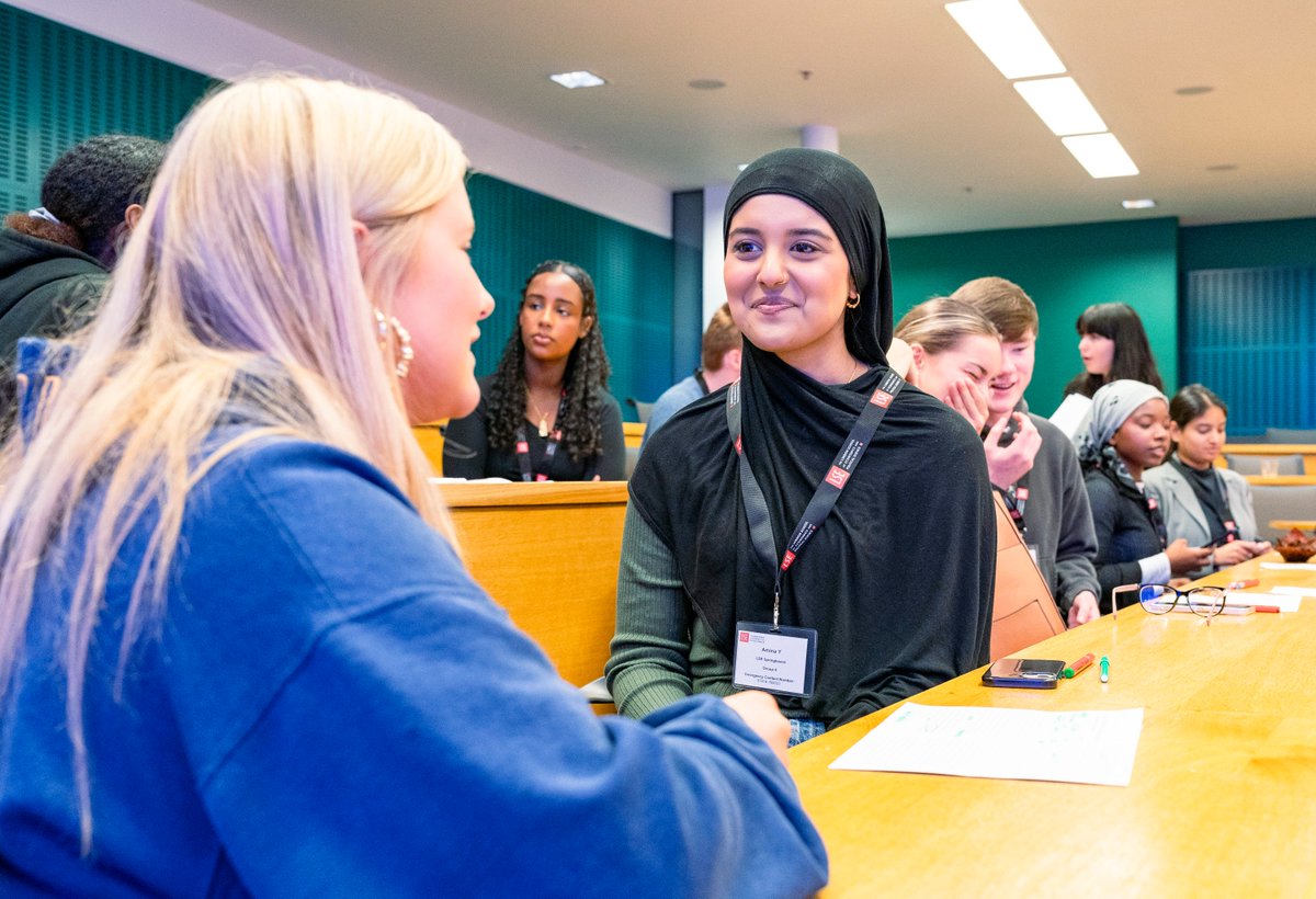 StudyLSE's tweet photo. Applications are OPEN for LSE Springboard 🙌 a free 10-month programme for Year 12 students living outside London &amp; the South East to explore LSE, application support and student life in London!

📅 Deadline to apply: 1 November

Learn more &amp; apply now 👇
https://t.co/S16IWbrkKO https://t.co/gB3jjIzzbR