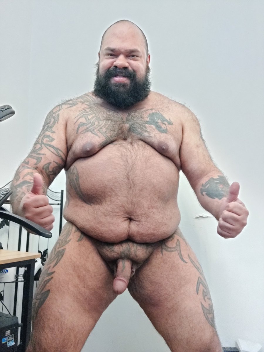 texas_hound's tweet photo. Two thumbs up and everything out. You tell me what you think. #bear #gaybear #beefybear #hairy #bearsex #chubbybear #nsfw https://t.co/g5FTJI7Gaq