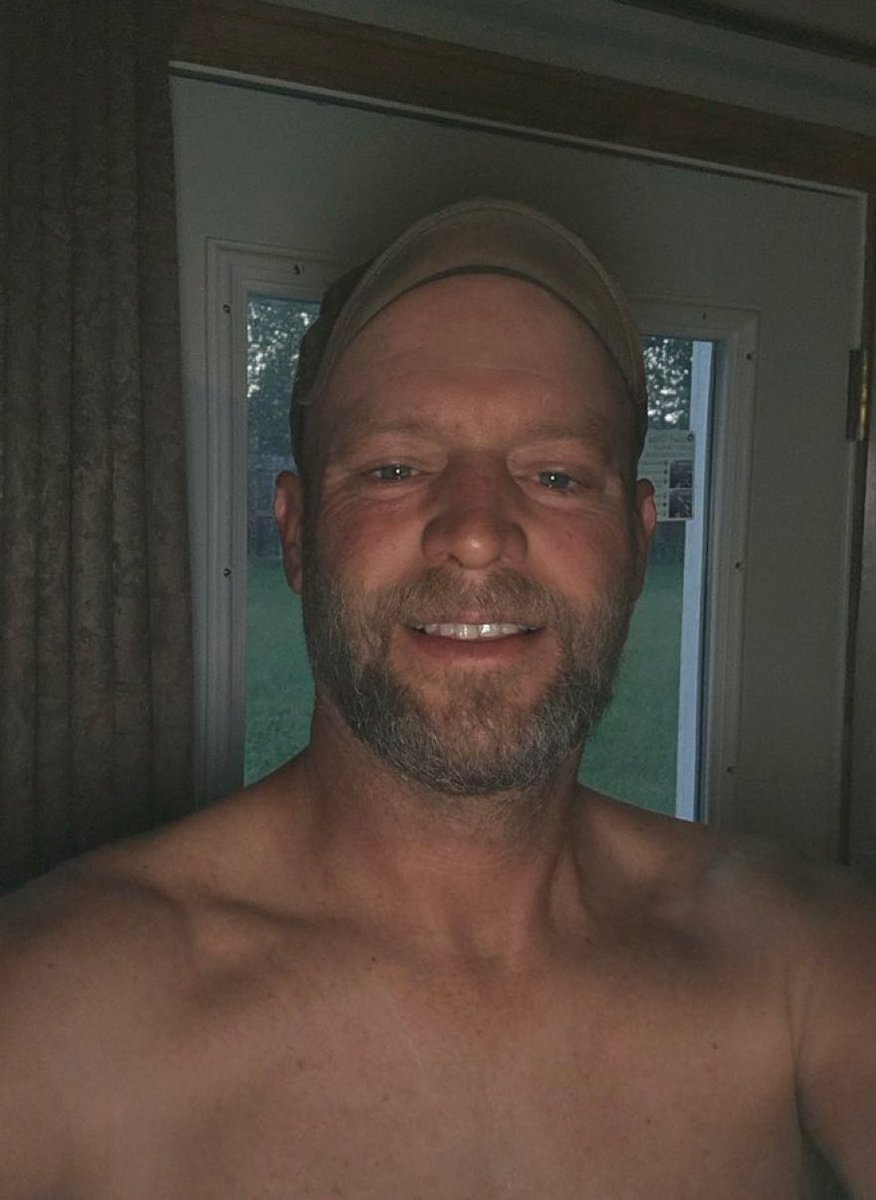anon13555710's tweet photo. I need a girlfriend 
Can I DM you? https://t.co/IbjVeipyPm