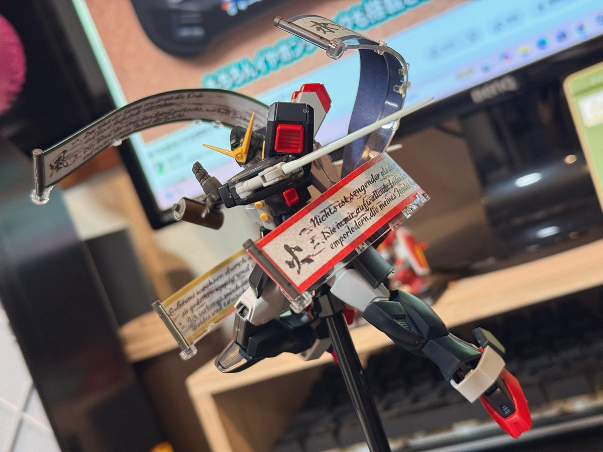gunvessels's tweet photo. ガンダムシュピーゲル
10年前くらいにMG組んだ時からHG��しかったけど、念願叶ったりって感じ
追加武装はないけど、ハンドパーツ11コとアホの巻物あるから結構ボリュームある
シュツルム・ウント・ドランクはアホ
#ガンプラ https://t.co/NE8s64dPYs
