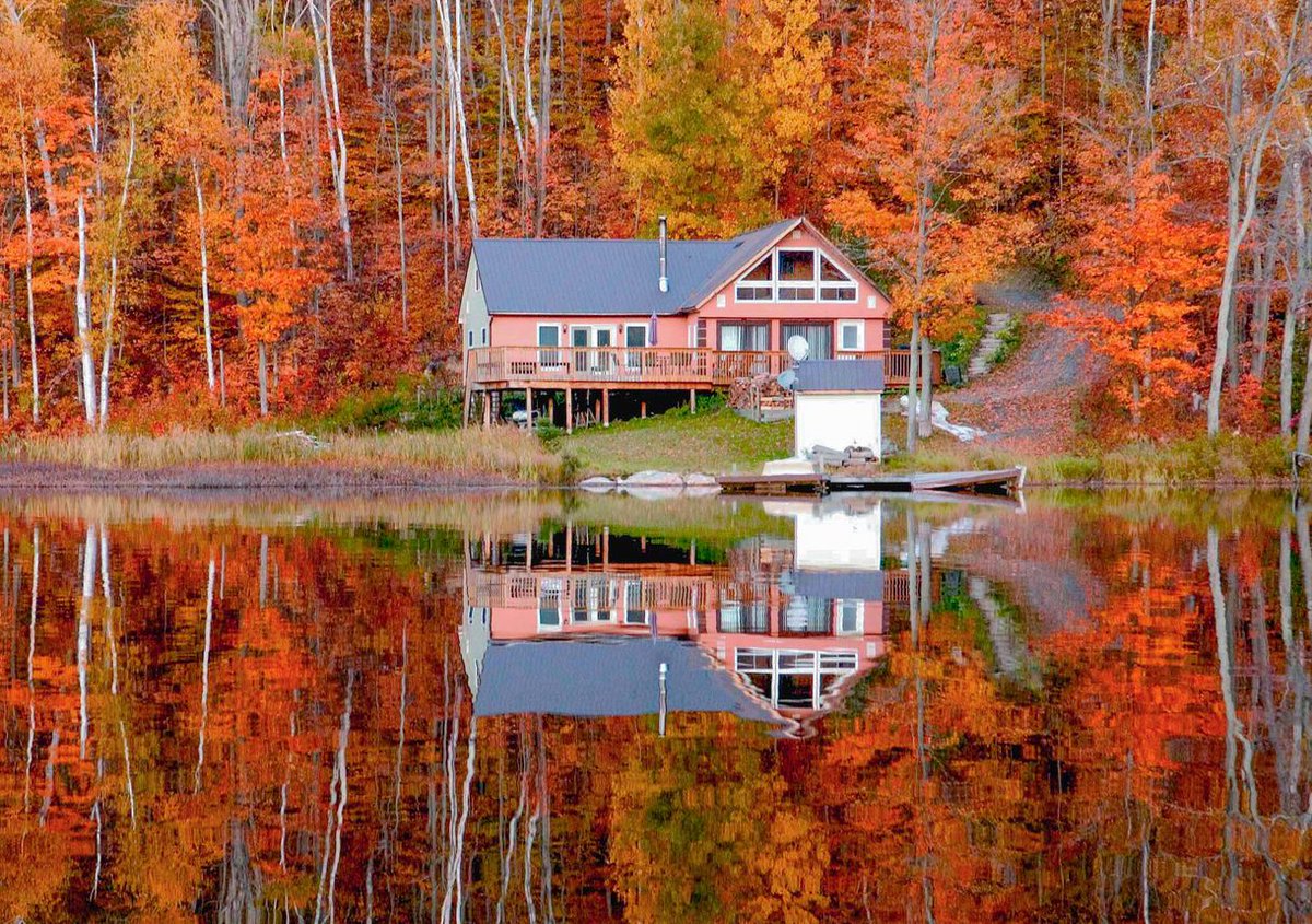 homeandsafety's tweet photo. Summer is winding down 🍂 and you're probably thinking about closing the cottage. Make sure the ⚡ electrical system is safe for next year &amp; follow our safety tips: https://t.co/eXlUmBCHZH
 #CottageLife #ElectricalSafety #SafetyFirst #CottageSeason https://t.co/dBdiifUeqV
