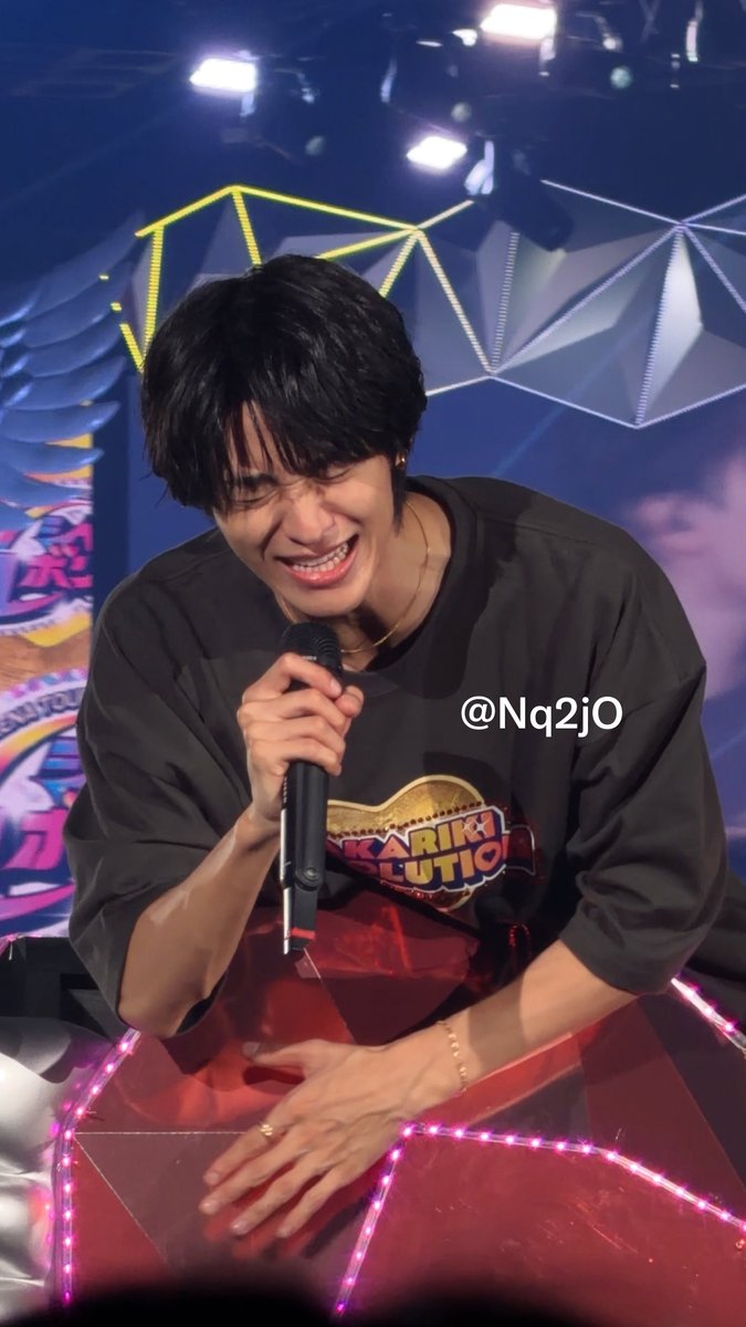 Nq2jO's tweet photo. 🎥4k
9/27 1部 シャカレボ

｢想いは時空超えて、ユニバース‼️｣でみるき
ーずに想い爆発してるそのしゅん

 #みるくシャカレボ https://t.co/ymMa8sF4lq
