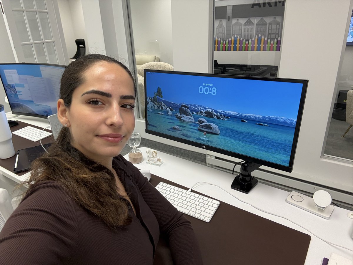 launchwhasmik's tweet photo. I’m Hasmik, 23, from Canada

After getting an internship in big law, I decided to drop out of bar school to work on my tech startup.

I’m looking to connect with founders, builders, agency owners! https://t.co/WTYRPtVObG