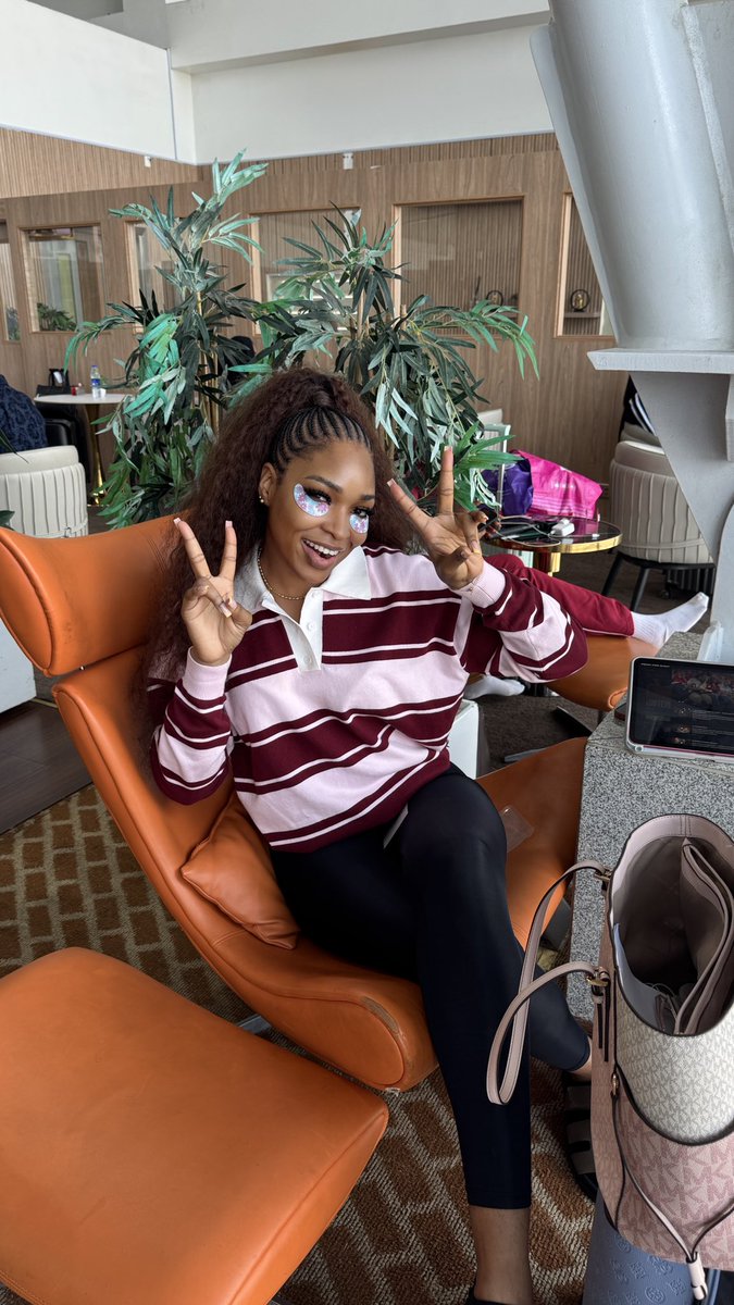 thereal_thelmaa's tweet photo. My First International Brand Trip!!! ✈️ 🥹💕

it’s officially TAAG with Thelma szn. 😍✈️
#FlyTAAG #TAAGwithThelma https://t.co/U8JKzUXPGu