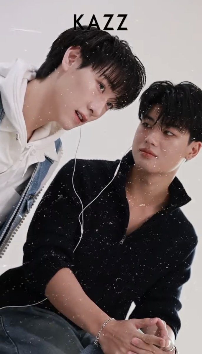 NJpromptFanclub's tweet photo. #NJCHOCK 

🫠🫠🫠🫠🫠

➖Pre-order : https://t.co/38DJoQKcQS
➖Foreigners : https://t.co/yYea2BCbvI 

#KAZZxLOVEx3
#KAZZMAGAZINE
#njprompt https://t.co/Zi9Ud8jX3q