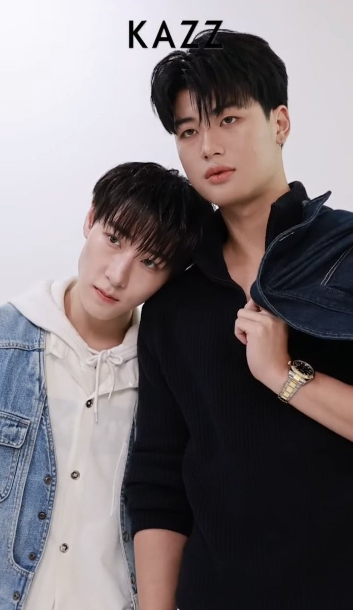 NJpromptFanclub's tweet photo. #NJCHOCK 

🫠🫠🫠🫠🫠

➖Pre-order : https://t.co/38DJoQKcQS
➖Foreigners : https://t.co/yYea2BCbvI 

#KAZZxLOVEx3
#KAZZMAGAZINE
#njprompt https://t.co/Zi9Ud8jX3q