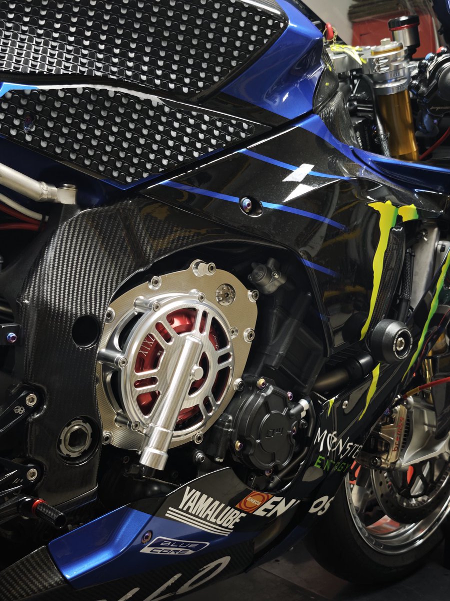 mosn_com's tweet photo. YAMAHA R1M レース車両にもXTXZ乾式クラッチを装着‼️🔥

ストリートだけじゃない。
レース環境でもしっかり使用され、耐久性も実証されています💪

R1 / R1M / MT-10対応！
乾式クラッチのシャラシャラ音を、サーキットでも🔥

#YAMAHAR1M #YZFR1 #DryClutch #XTXZ #MOSN https://t.co/mqTBkjYeRr