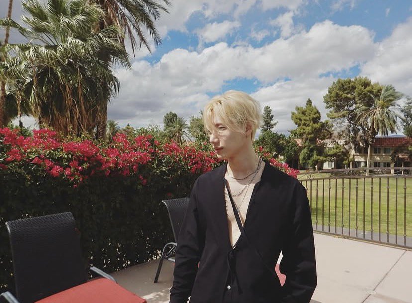 taemiee0718's tweet photo. めったに芸能人を起用しないというマルジェラのショーへの招待✨️
ほんとにすごいね🪽
Coachellaのこの頃にはもう見初められてたんだねテミン🤍

#태민 #TAEMIN #テミン https://t.co/siXorE1mVa