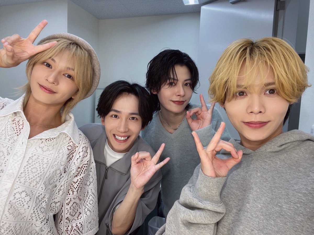 kumakaito612's tweet photo. あんステBM
BD発売記念リリイベありがとう✨

やっぱりこの6人だよねぇ
と思える最高な時間でした🫧

みなさんと一緒に笑って・しみじみと物語りを振り返って、かけがえのない瞬間を過ごすことができて幸せでした☺️♡
#あんステ　#あんスタ
#紫之創 https://t.co/llWoIAOocU