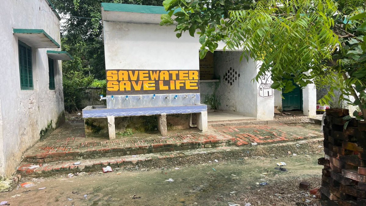 RTCAMETHI's tweet photo. स्वच्छताः सर्वधनं, स्वच्छताः सर्वरोगहरम्।
स्वच्छताः सर्वसुखदं, स्वच्छताः सर्वलक्षणम्॥

अर्थात: स्वच्छता ही सभी प्रकार का धन है, स्वच्छता सभी रोगों को दूर करती है। स्वच्छता सभी सुखों को प्रदान करती है और स्वच्छता सभी अच्छे लक्षणों (गुणों) को प्राप्त करने में सहायक होती है। https://t.co/pk3PQeFtTs